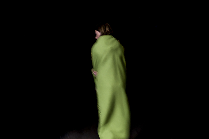 Les yeux fermés
